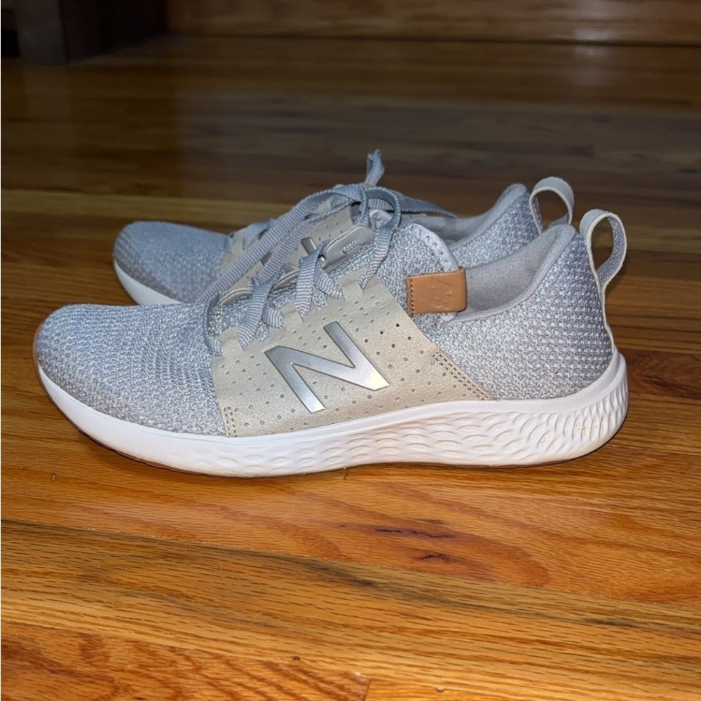 New Balance Gray Sneakers with Breathable Knit Fabric and Cushioned Sole